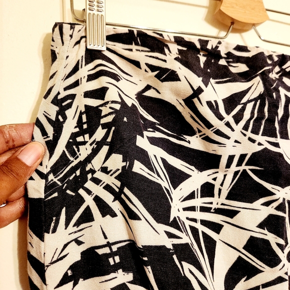 Ann Taylor Loft | Women's Navy & Off White Abstract Print Jumpsuit (Size 6) - Picture 11 of 15